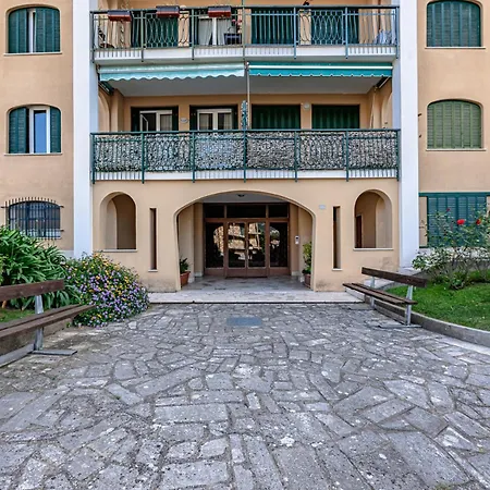 Apartment La Dimora Della Lullu, Luxury Pietra Ligure